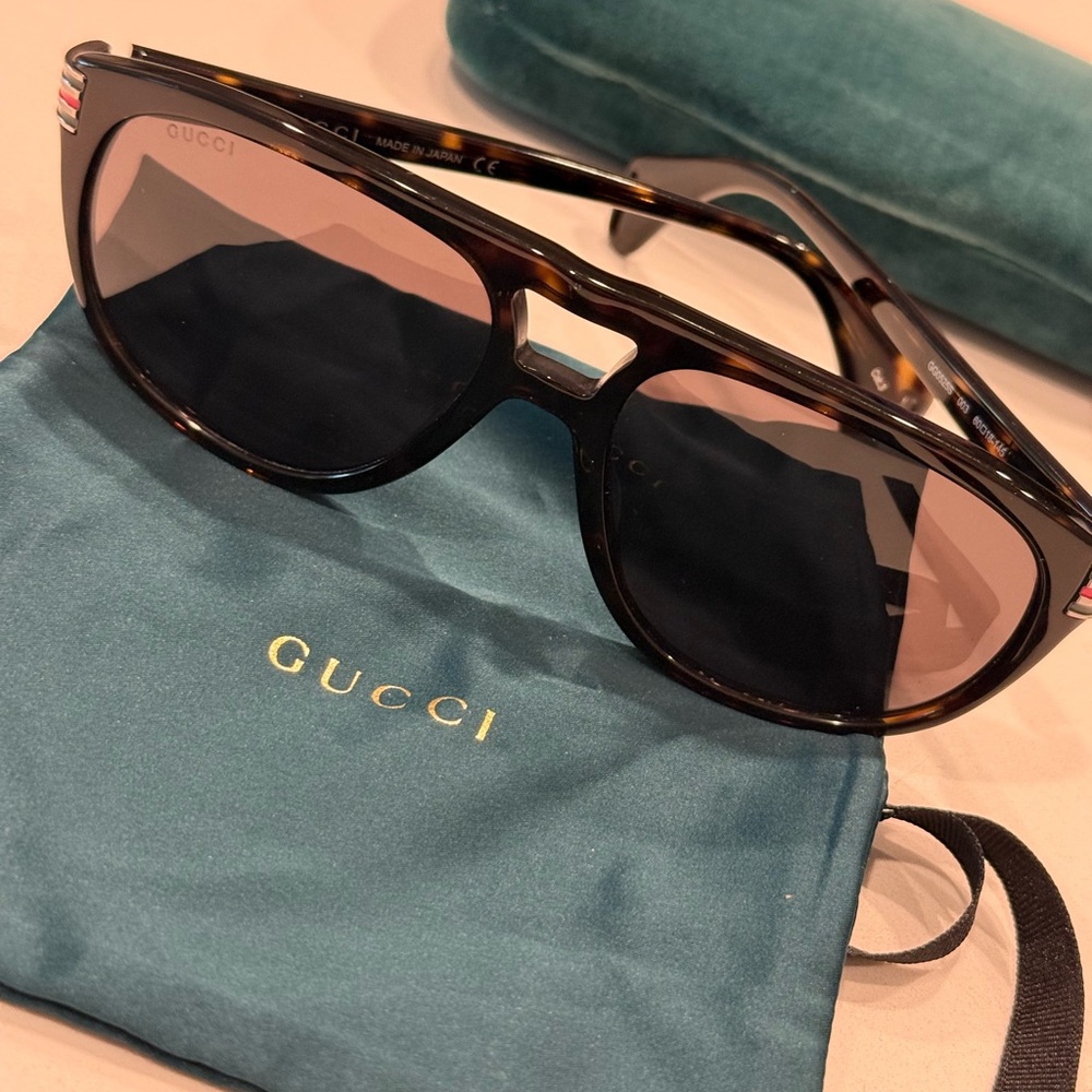 Gucci Dark Brown Sunglasses with Teal Case